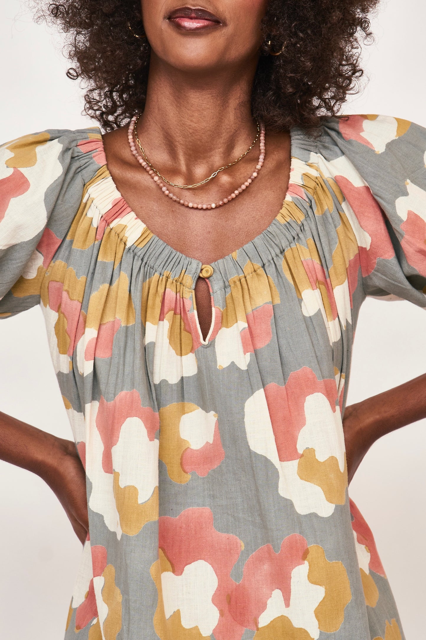 Mirth Resort 24': capri in waterlily
