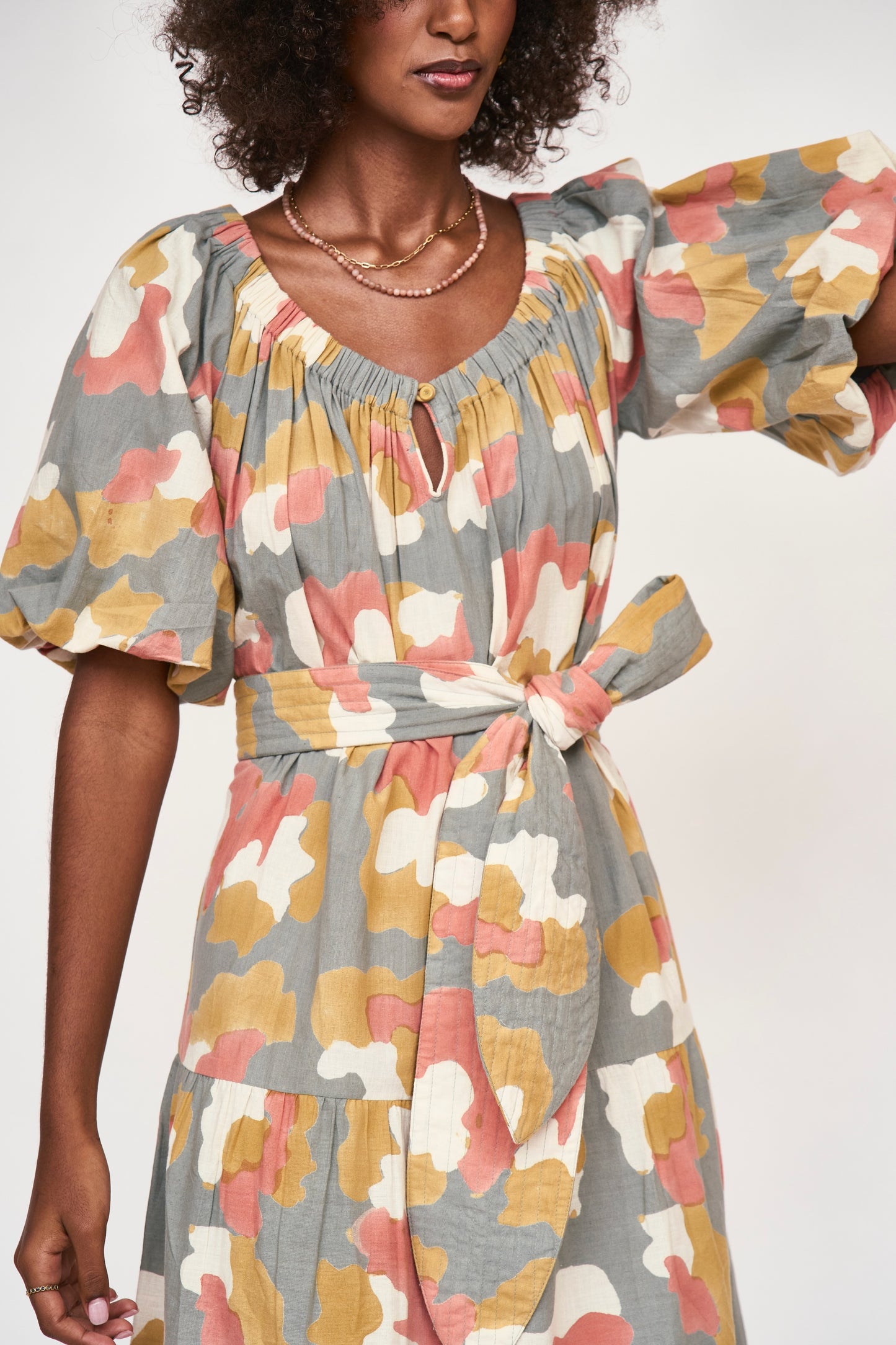 Mirth Resort 24': capri in waterlily