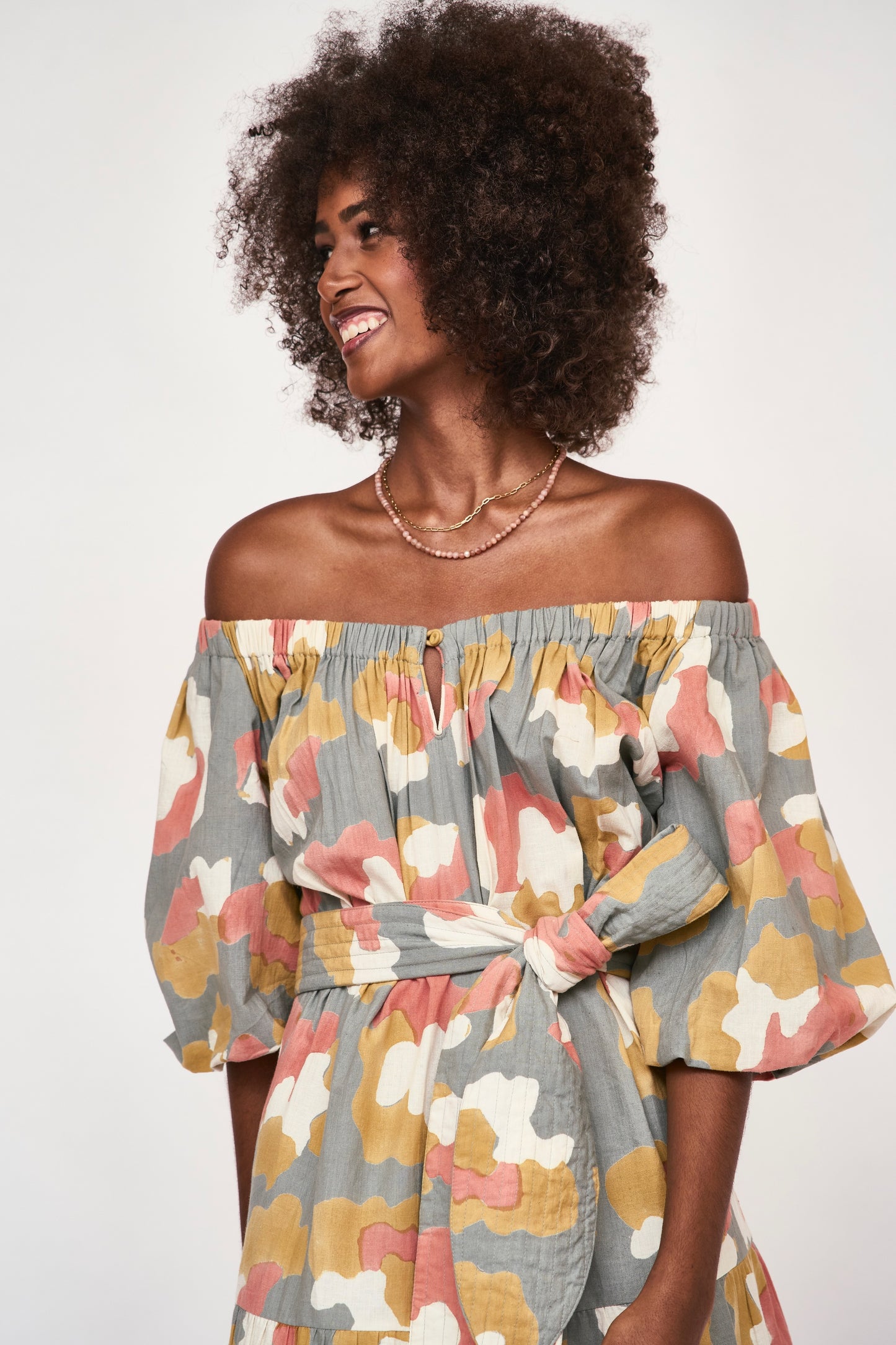Mirth Resort 24': capri in waterlily