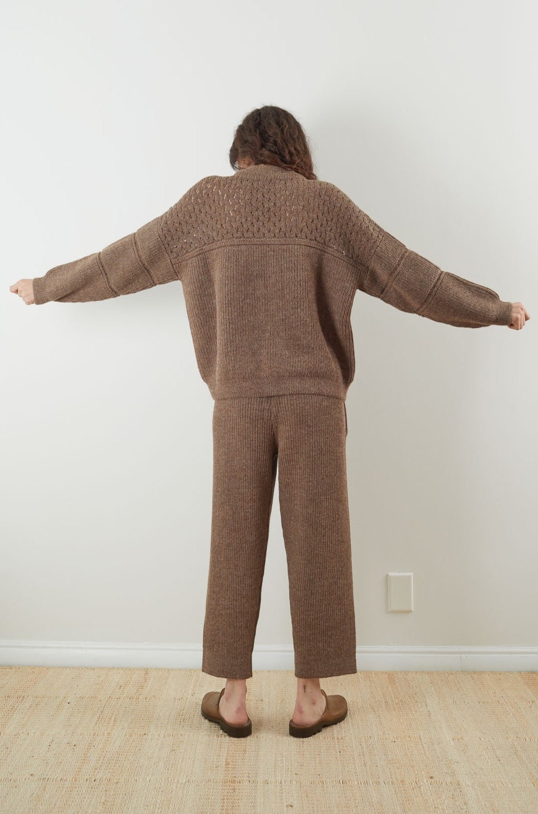 Wol Hide Lace Rib Crew in Caribou