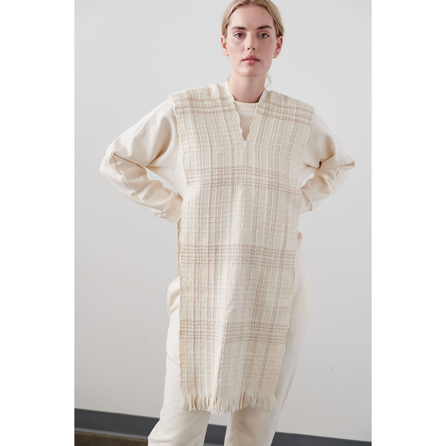 Wol Hide Narrow Woven Poncho