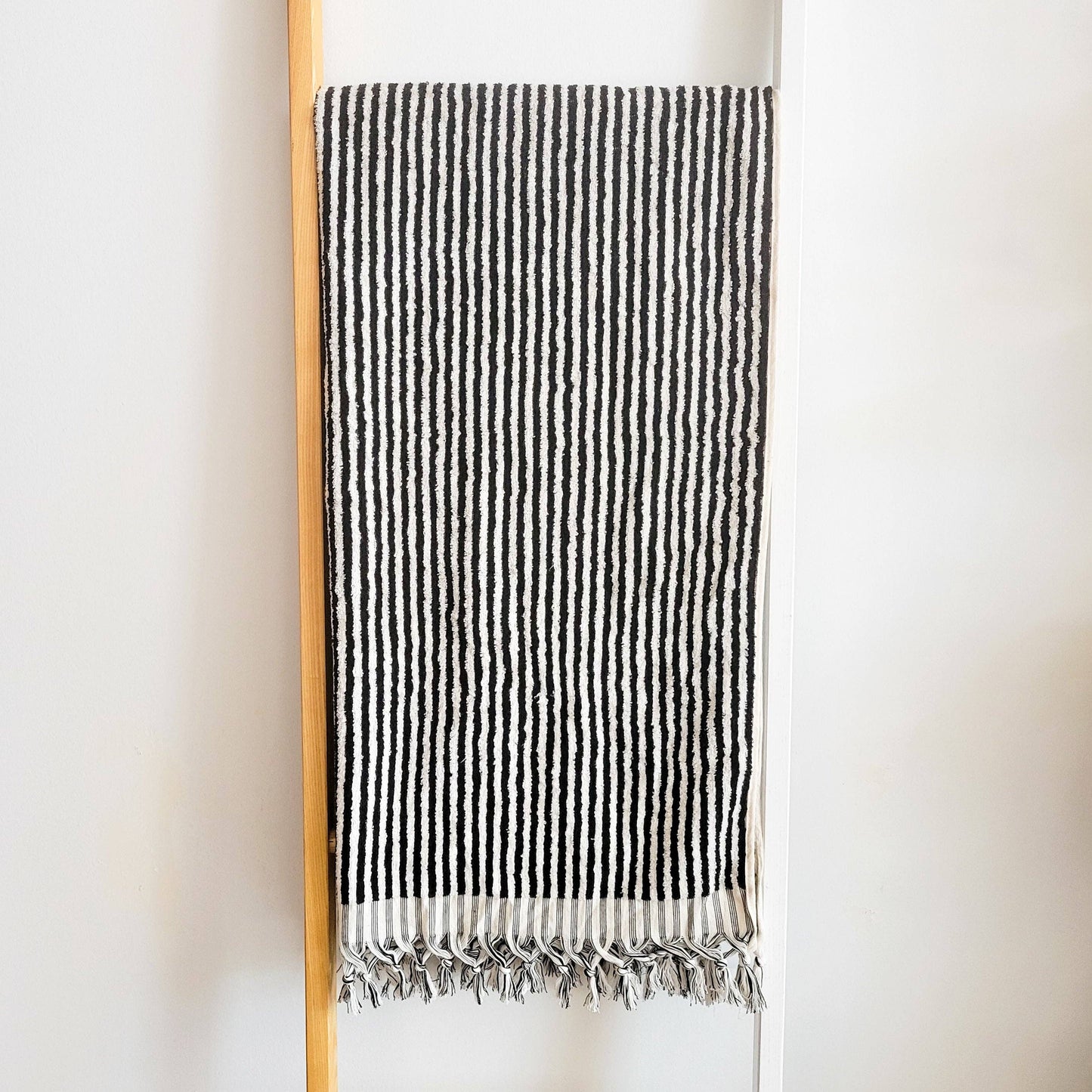 Marseille Stripe Body Towel - Black