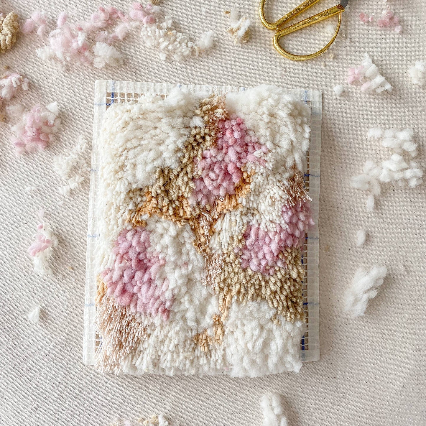 Rose & Cream Latch hook kit