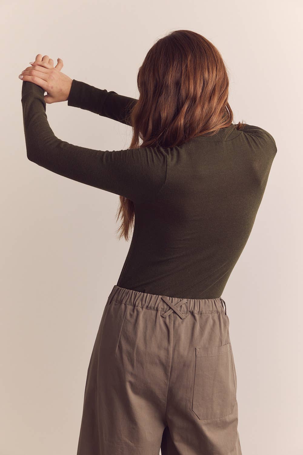 Wool blend lightweight turtleneck: D.Olive / Solid