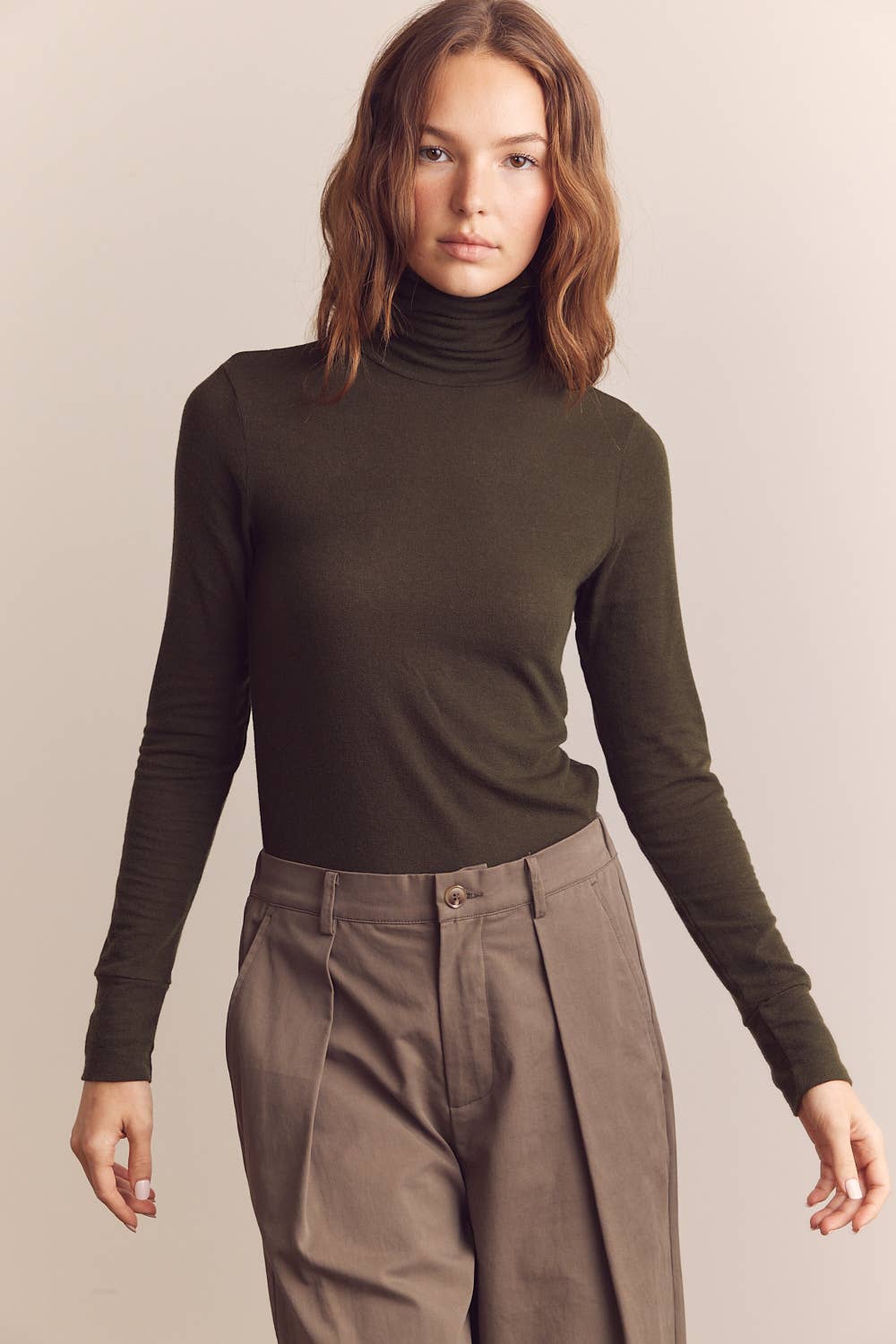 Wool blend lightweight turtleneck: D.Olive / Solid