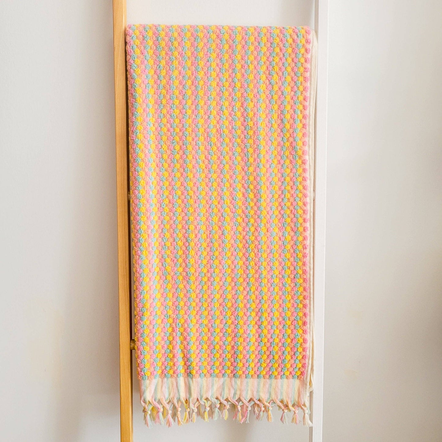 Marseille Dotted Body Towel - Pink Lemonade
