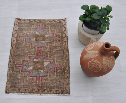 Cambria Vintage Throw Rug