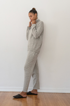 Load image into Gallery viewer, Wol Hide Lounge Turtleneck
