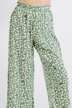 Load image into Gallery viewer, Mirth Pajama Pant Set Fern

